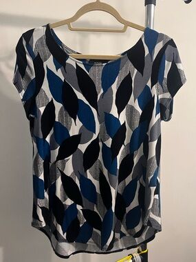 Alfani Blue Black Gray White Leaf-Print Short-Sleeve Top (M)